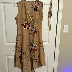 Boutique dress with beautiful print.